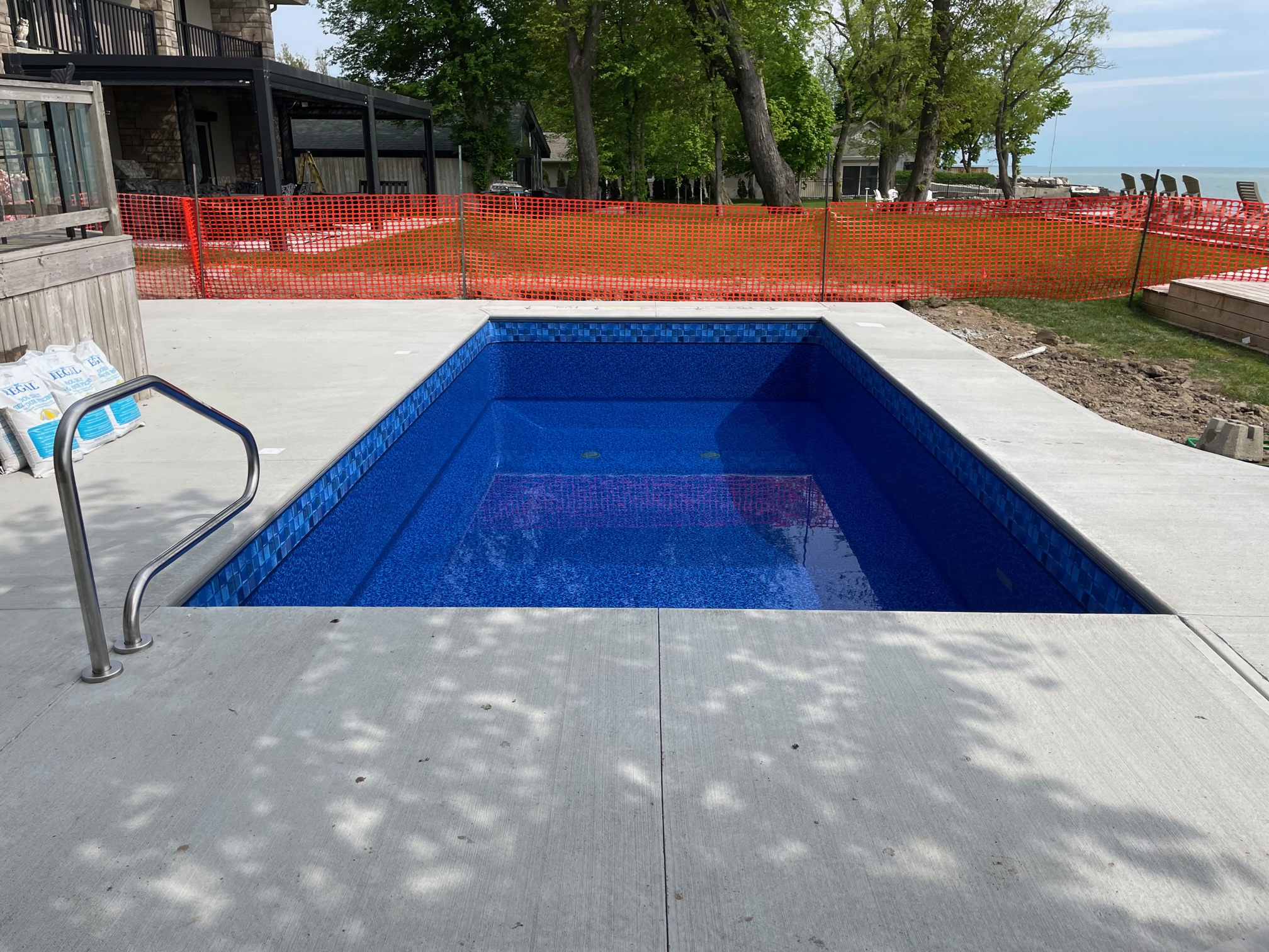 Services – Leamington Pools